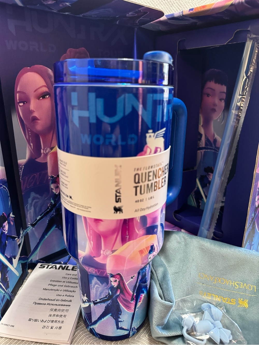 Stanley x Hunter World Tour Quencher Tumbler - Picture 7 of 11